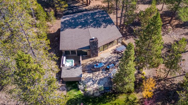 17905 Rhododendron Lane, Sunriver, OR 97707