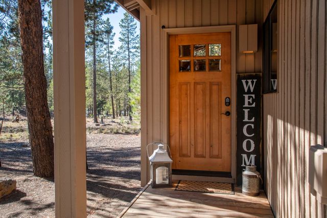 17905 Rhododendron Lane, Sunriver, OR 97707