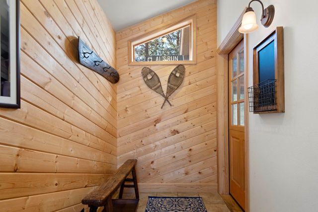 17905 Rhododendron Lane, Sunriver, OR 97707