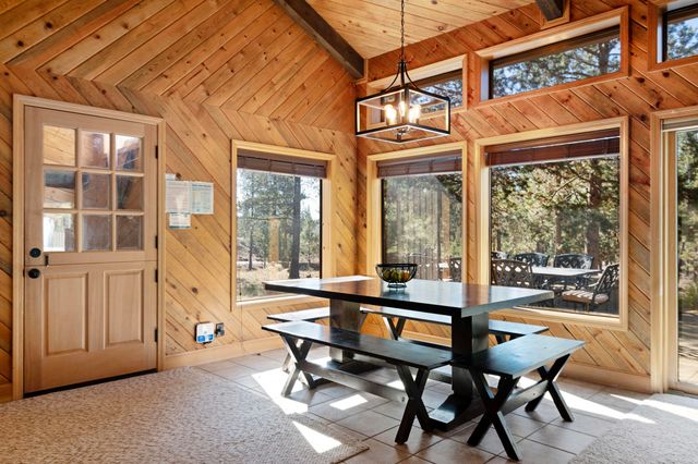 17905 Rhododendron Lane, Sunriver, OR 97707