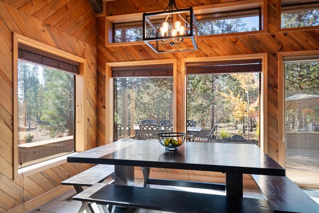 17905 Rhododendron Lane, Sunriver, OR 97707