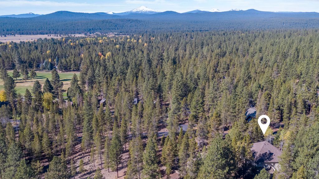 17905 Rhododendron Lane, Sunriver, OR 97707