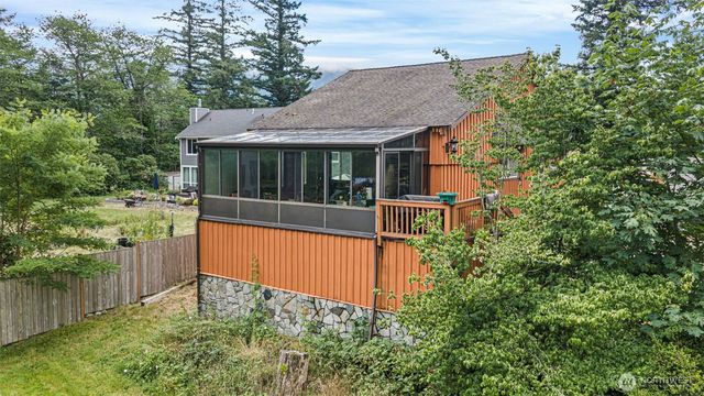 10708 428th Avenue SE, North Bend, WA 98045