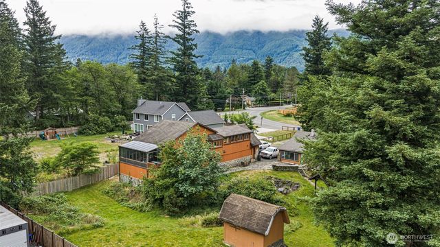10708 428th Avenue SE, North Bend, WA 98045