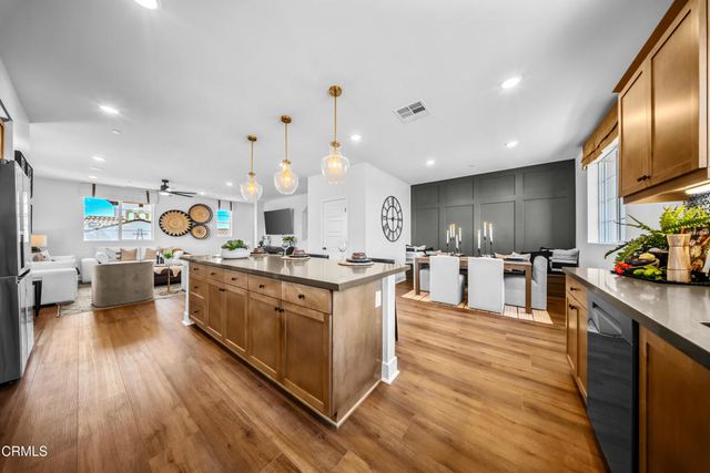 2870 Via Dolomito, Camarillo, CA 93012