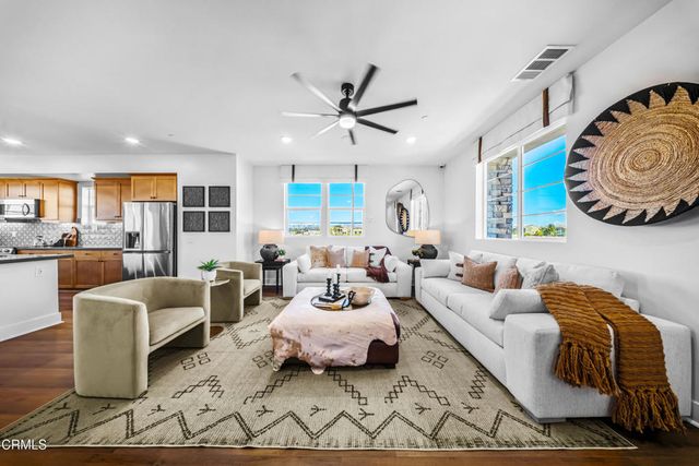 2870 Via Dolomito, Camarillo, CA 93012