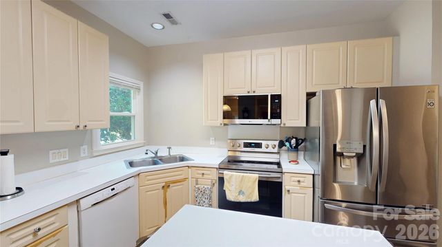 1606 Thornblade Ridge Drive, Matthews, NC 28105