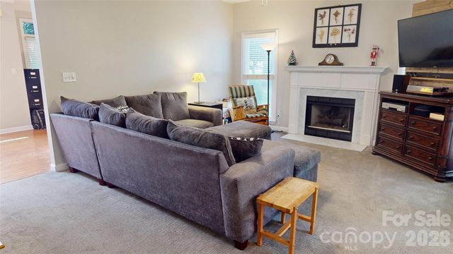 1606 Thornblade Ridge Drive, Matthews, NC 28105
