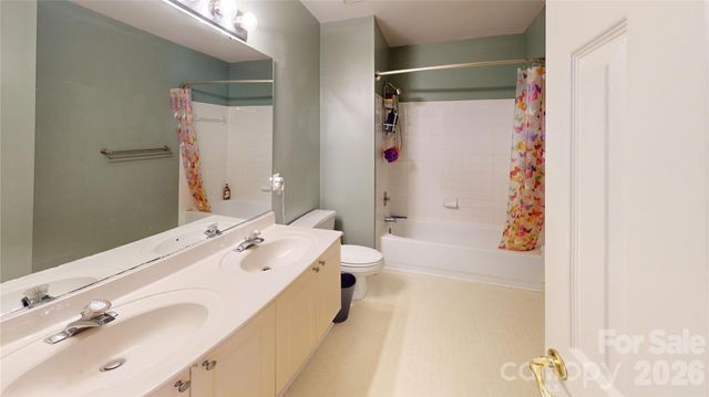 1606 Thornblade Ridge Drive, Matthews, NC 28105