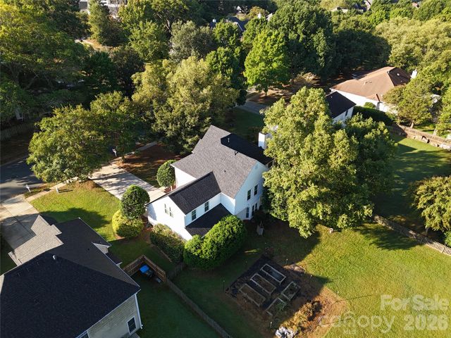 1606 Thornblade Ridge Drive, Matthews, NC 28105