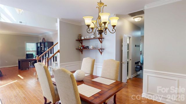 1606 Thornblade Ridge Drive, Matthews, NC 28105