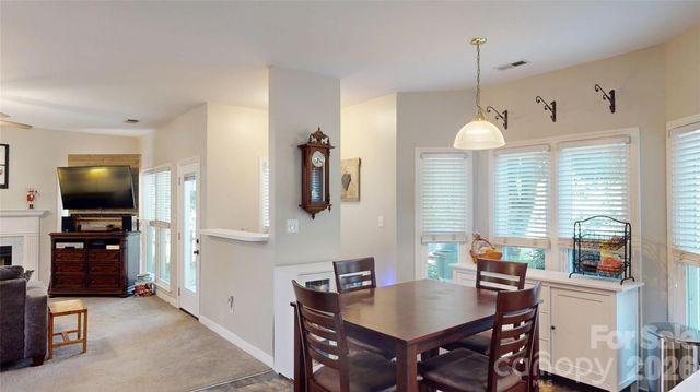 1606 Thornblade Ridge Drive, Matthews, NC 28105