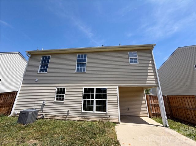 7115 Wandering Creek Drive, Charlotte, NC 28216