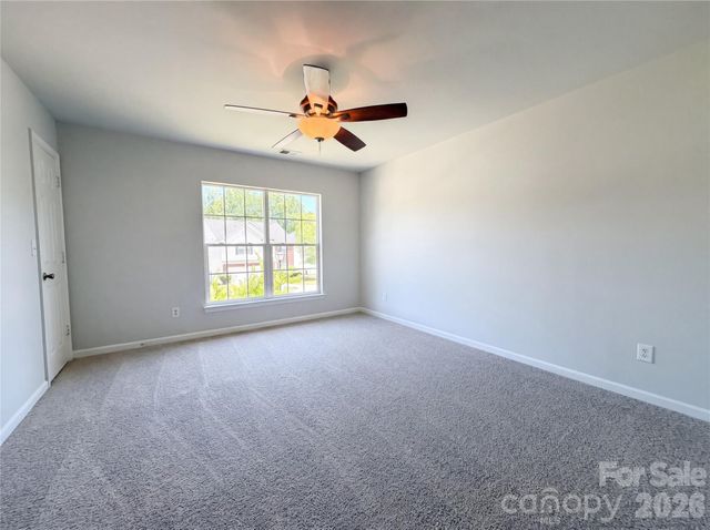 7115 Wandering Creek Drive, Charlotte, NC 28216