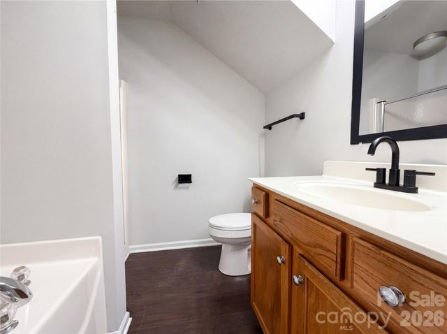 7115 Wandering Creek Drive, Charlotte, NC 28216
