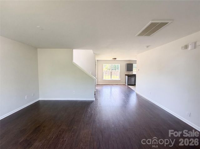 7115 Wandering Creek Drive, Charlotte, NC 28216