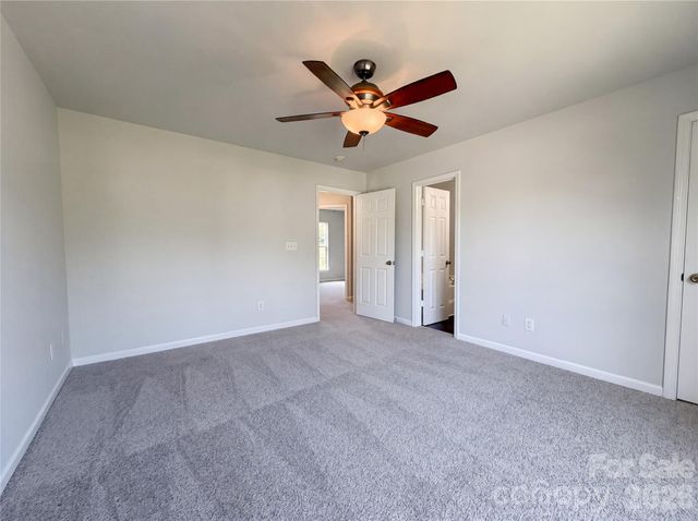 7115 Wandering Creek Drive, Charlotte, NC 28216