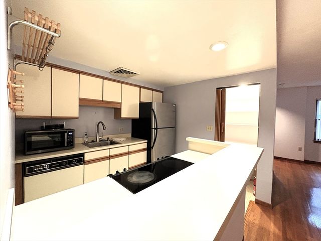 28 Parkman St. 2, Brookline, MA 02446