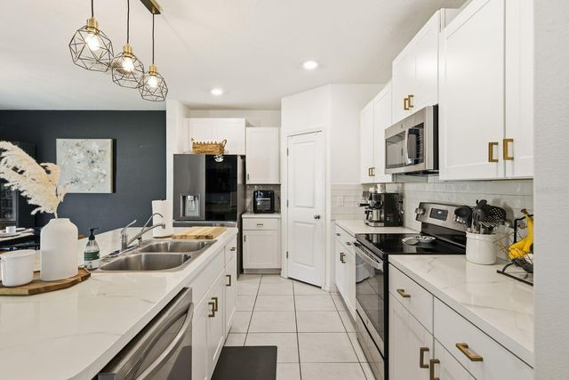 6139 APPLE SNAIL AVENUE, New Port Richey, FL 34653