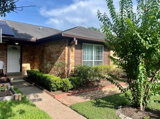 9215 Baronsmede Drive, Houston, TX 77083