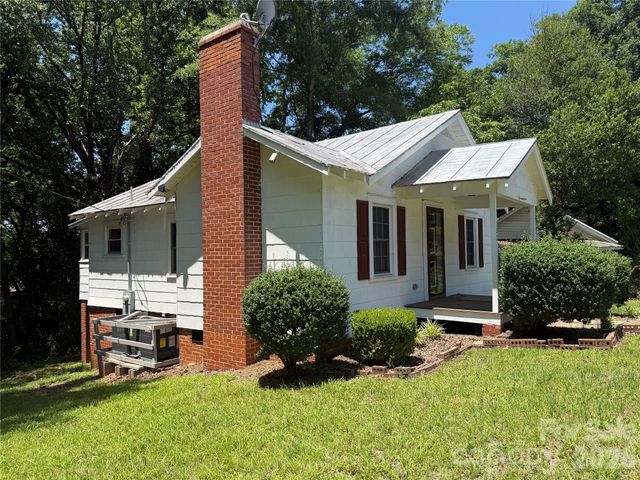 122 E Hargrave Street, Wadesboro, NC 28170