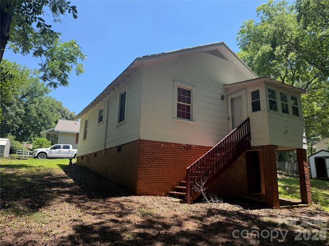 122 E Hargrave Street, Wadesboro, NC 28170