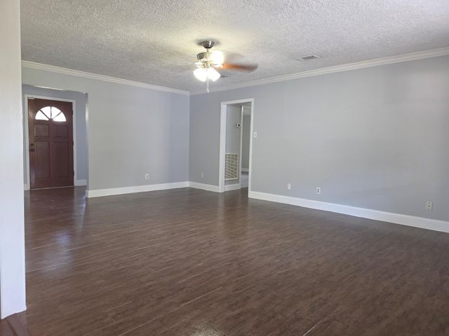 1819 Papoose Trail, Crosby, TX 77532