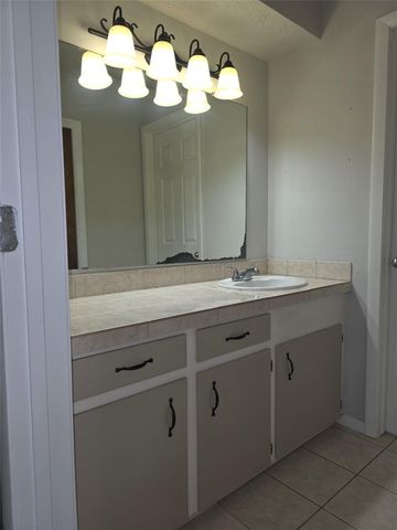 1819 Papoose Trail, Crosby, TX 77532