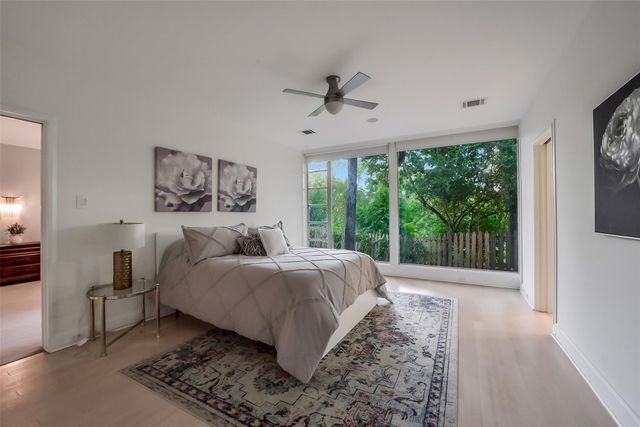 210 Pine Hollow Lane, Houston, TX 77056