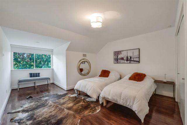 210 Pine Hollow Lane, Houston, TX 77056