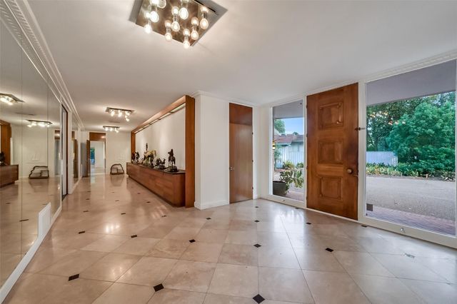 210 Pine Hollow Lane, Houston, TX 77056