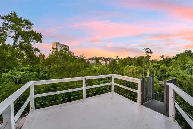 210 Pine Hollow Lane, Houston, TX 77056