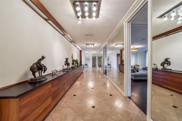210 Pine Hollow Lane, Houston, TX 77056