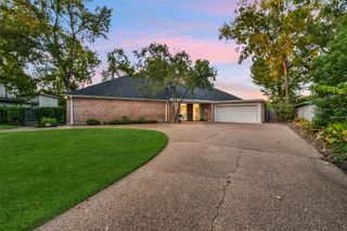 210 Pine Hollow Lane, Houston, TX 77056