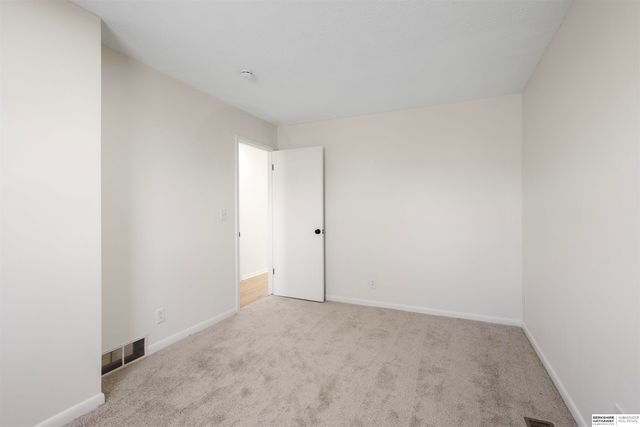 6614 Parkview Lane, Omaha, NE 68104