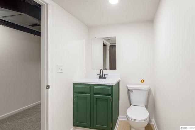 6614 Parkview Lane, Omaha, NE 68104