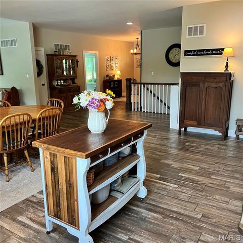 274 Calvey Crossing Lane, Robertsville, MO 63072