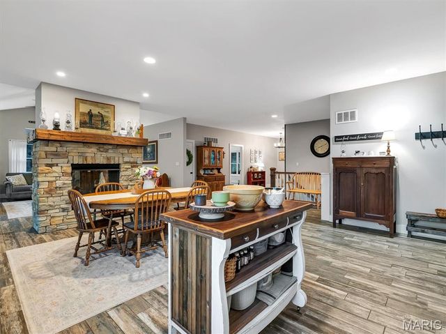 274 Calvey Crossing Lane, Robertsville, MO 63072