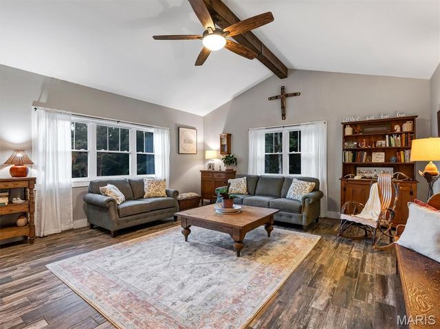 274 Calvey Crossing Lane, Robertsville, MO 63072