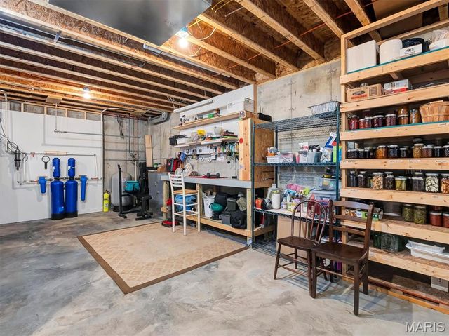 274 Calvey Crossing Lane, Robertsville, MO 63072