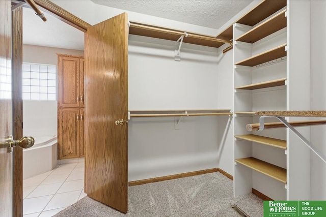 20750 Hemlock Circle, Elkhorn, NE 68022