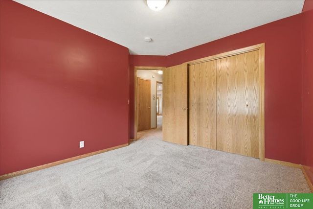 20750 Hemlock Circle, Elkhorn, NE 68022