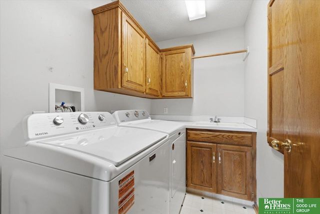 20750 Hemlock Circle, Elkhorn, NE 68022