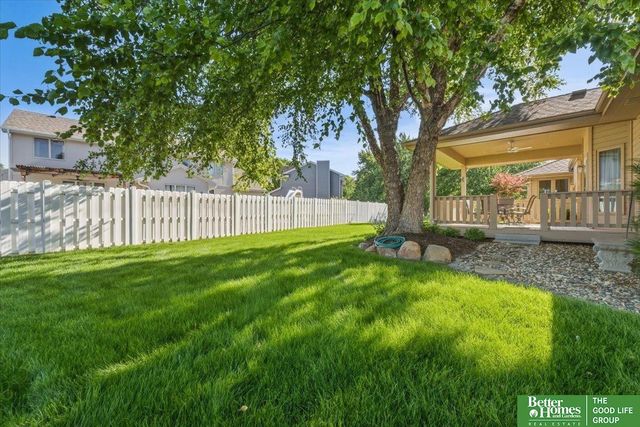20750 Hemlock Circle, Elkhorn, NE 68022