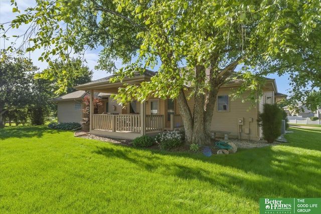 20750 Hemlock Circle, Elkhorn, NE 68022