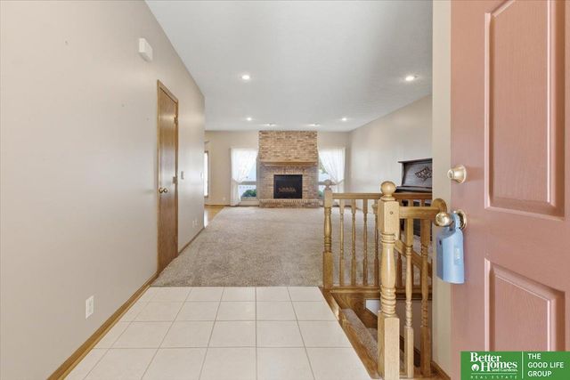 20750 Hemlock Circle, Elkhorn, NE 68022