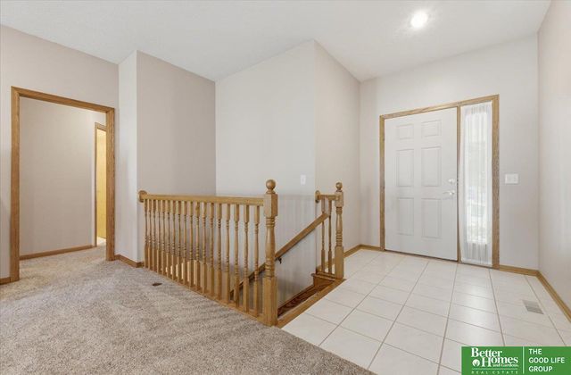 20750 Hemlock Circle, Elkhorn, NE 68022