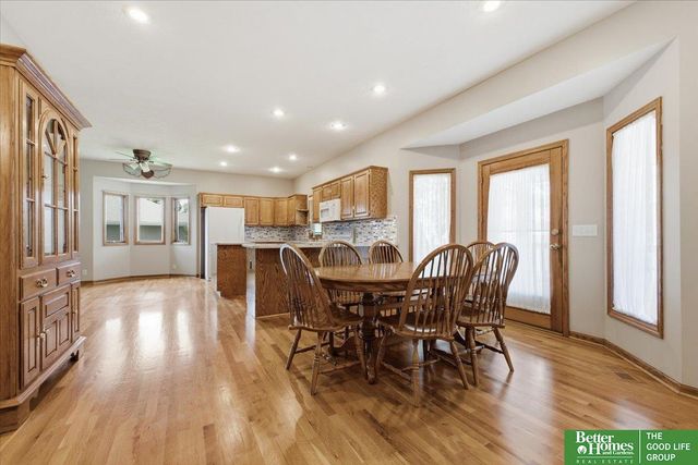 20750 Hemlock Circle, Elkhorn, NE 68022