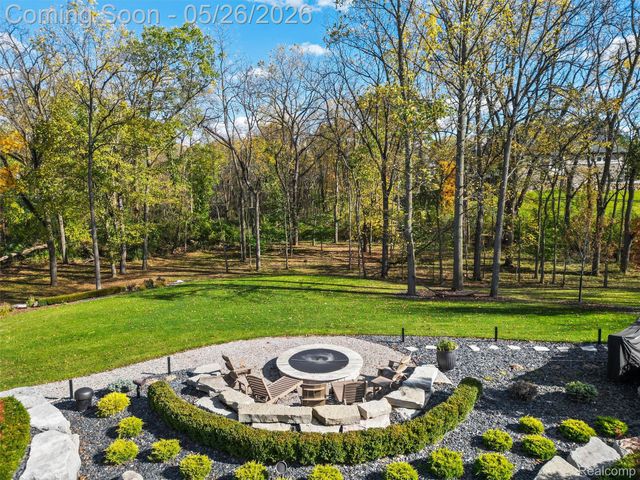 2475 Creekside Court, Oakland Charter Township, MI 48306