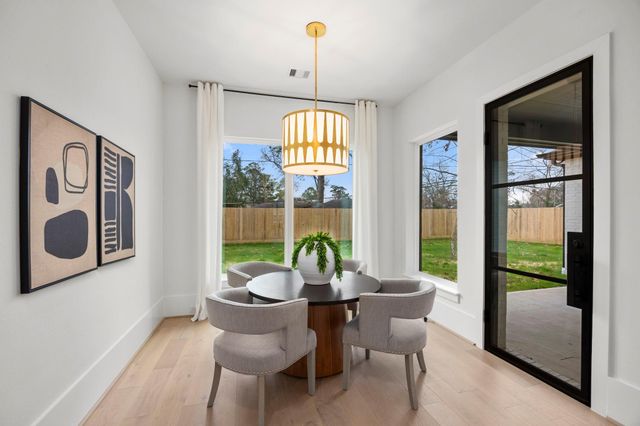 9350 Rosstown Way, Houston, TX 77080